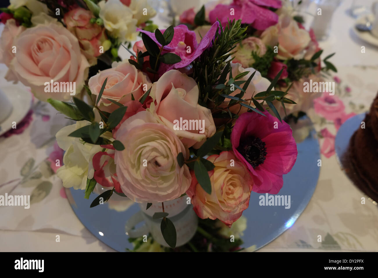 Bouquet di rose di colore pastello. Foto Stock