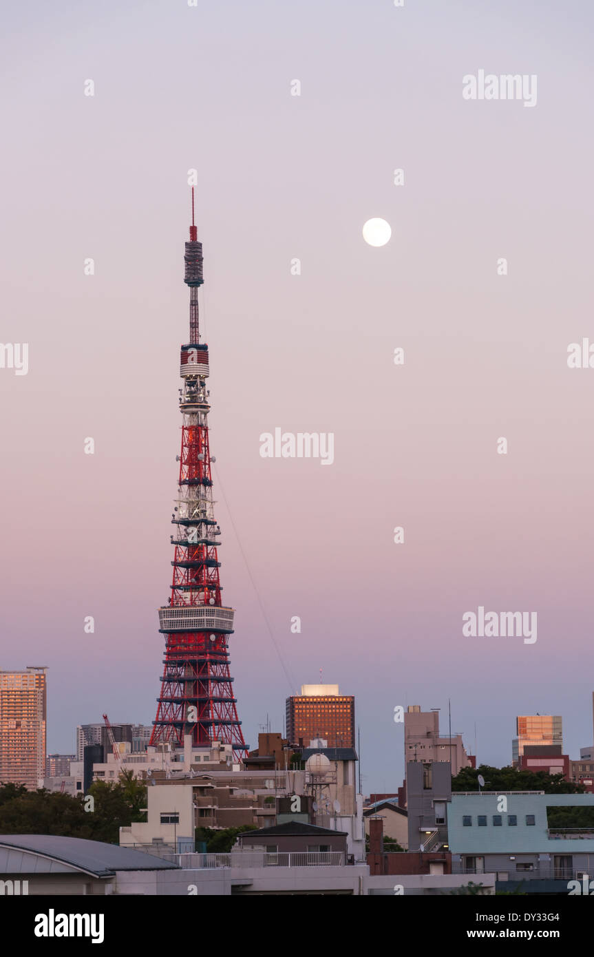 La Torre di Tokyo al tramonto. Foto Stock