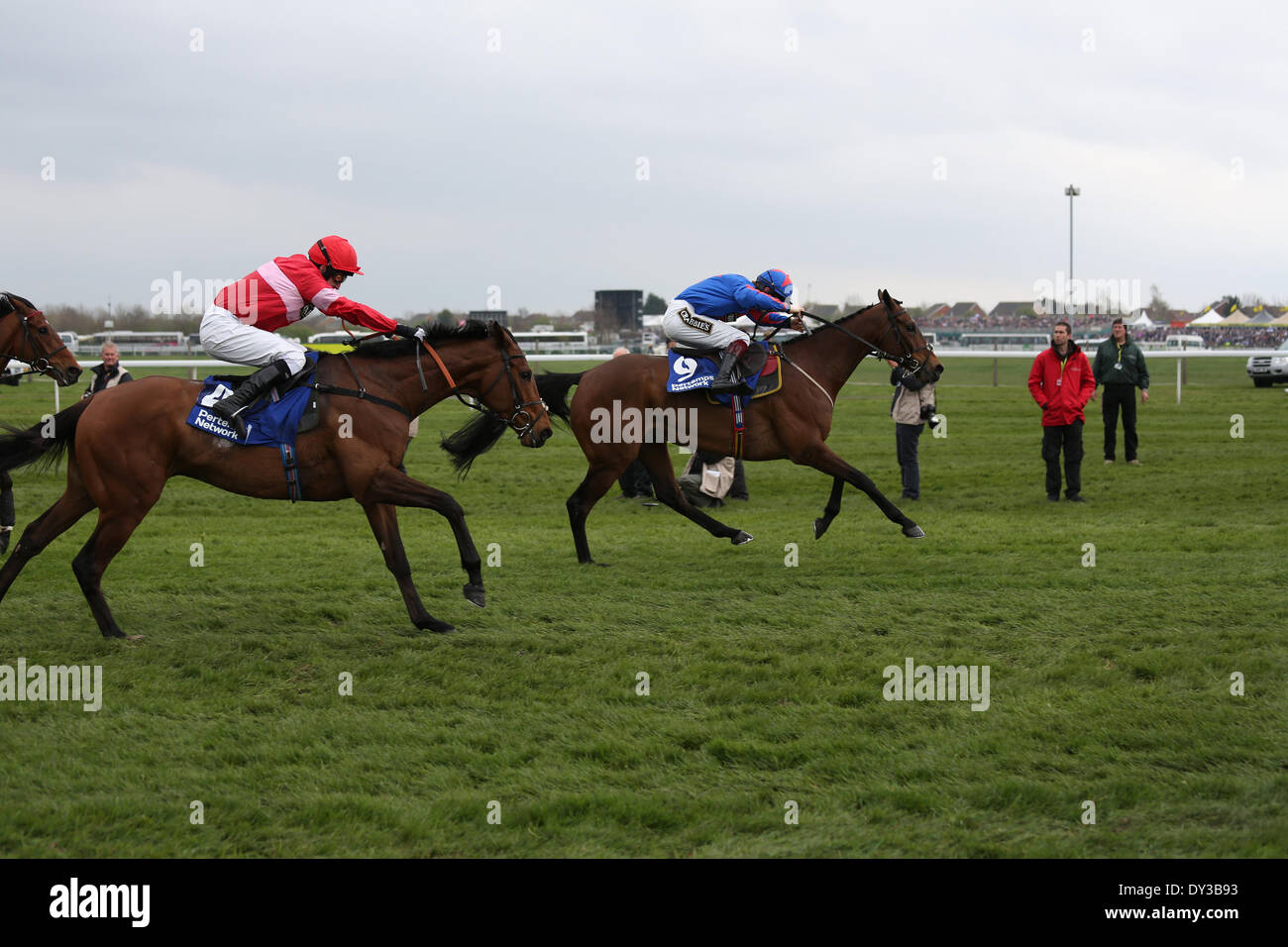 Liverpool, Regno Unito. 05 apr 2014. Lac Fontana sotto un P McCoy conquista la rete Pertemps Mersey novizi ostacolo durante il giorno e tre la tre giorni di grande Incontro nazionale da L'Aintree Racecourse Credito: Azione Sport Plus/Alamy Live News Foto Stock