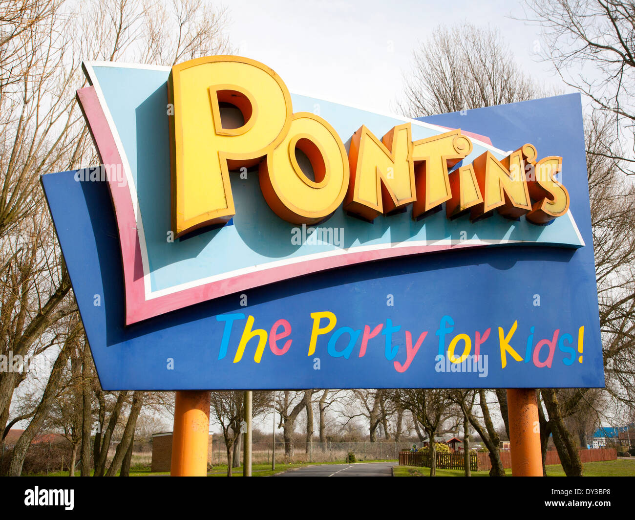 Segno per Pontin's Holiday camp a Pakefield, vicino Lowestoft, Suffolk, Inghilterra Foto Stock