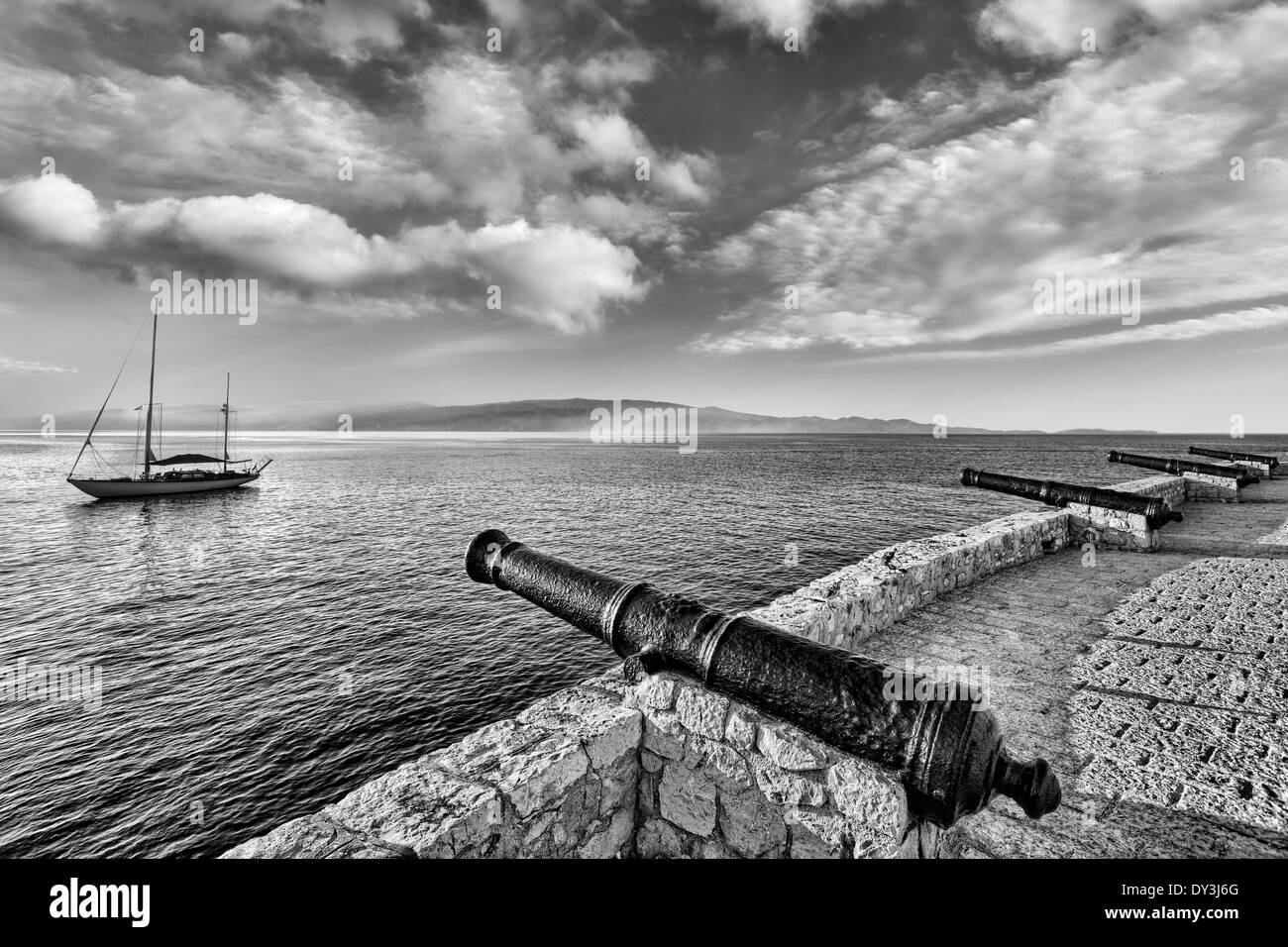 Hydra cannoni di ricordare la storia gloriosa di questa isola greca Foto Stock