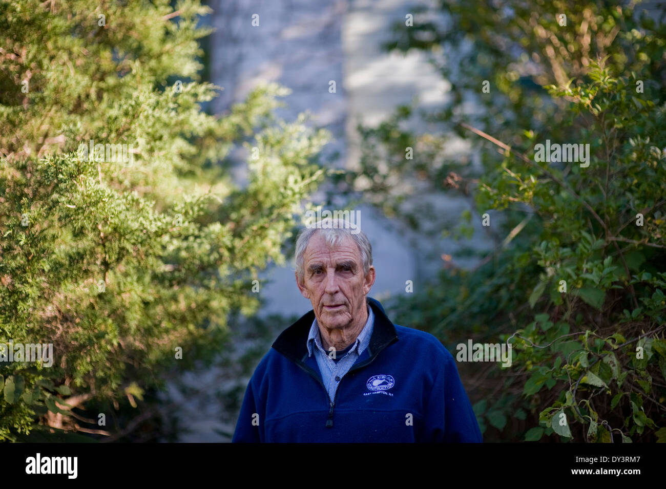 10/31/08 - Autore Peter Matthiessen nella sua casa di Sagaponack, NY Ottobre 31, 2008. Matthiessen morì il 5 aprile 2014 Foto Stock