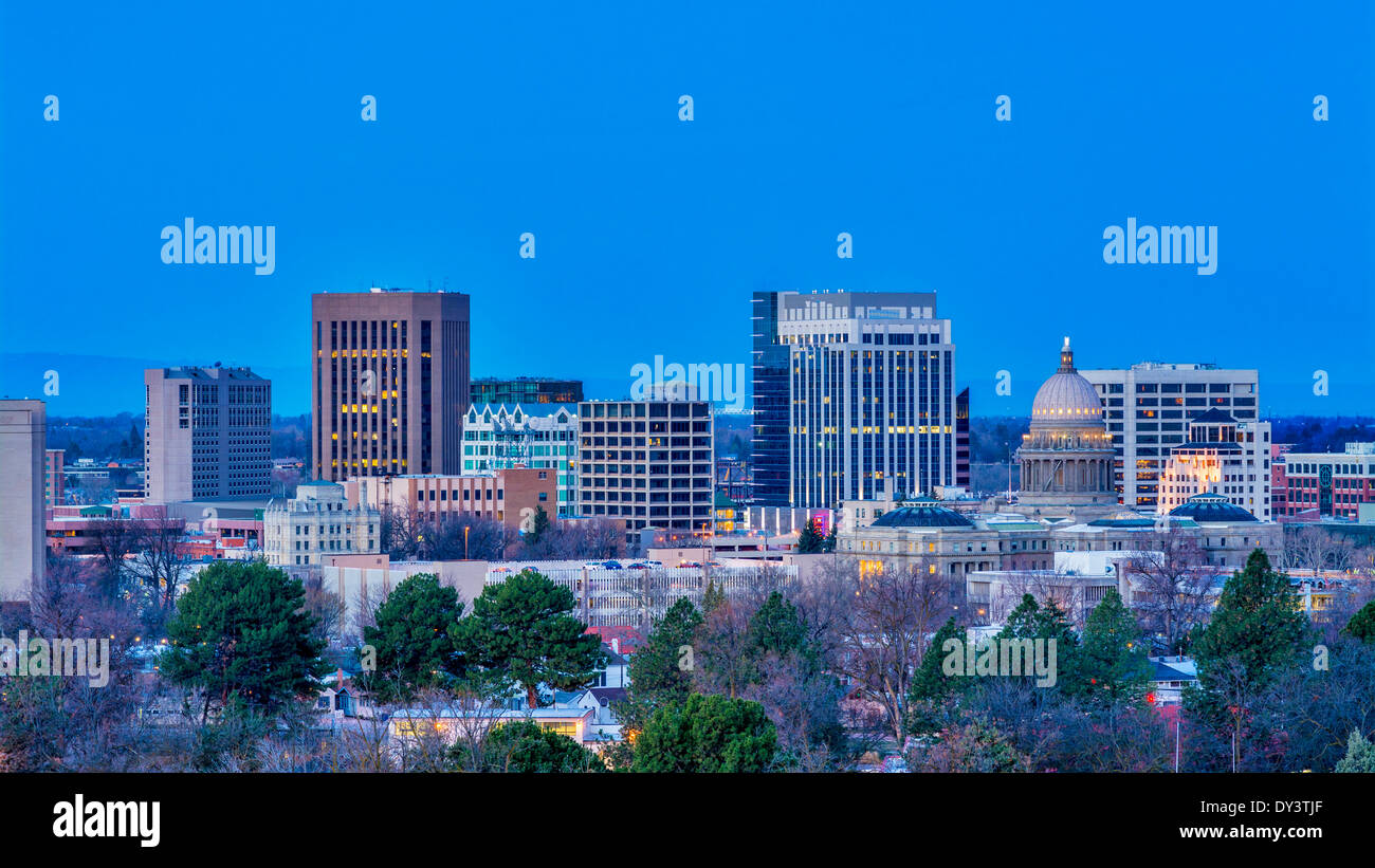 La mattina presto vista di Bisie Idaho con city light Foto Stock