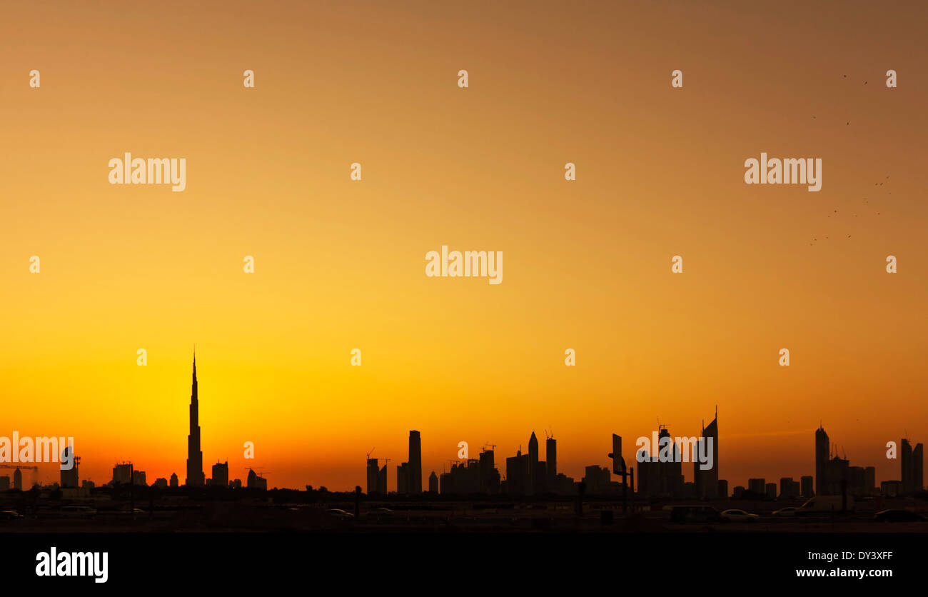Skyline di Dubai silhouette Foto Stock