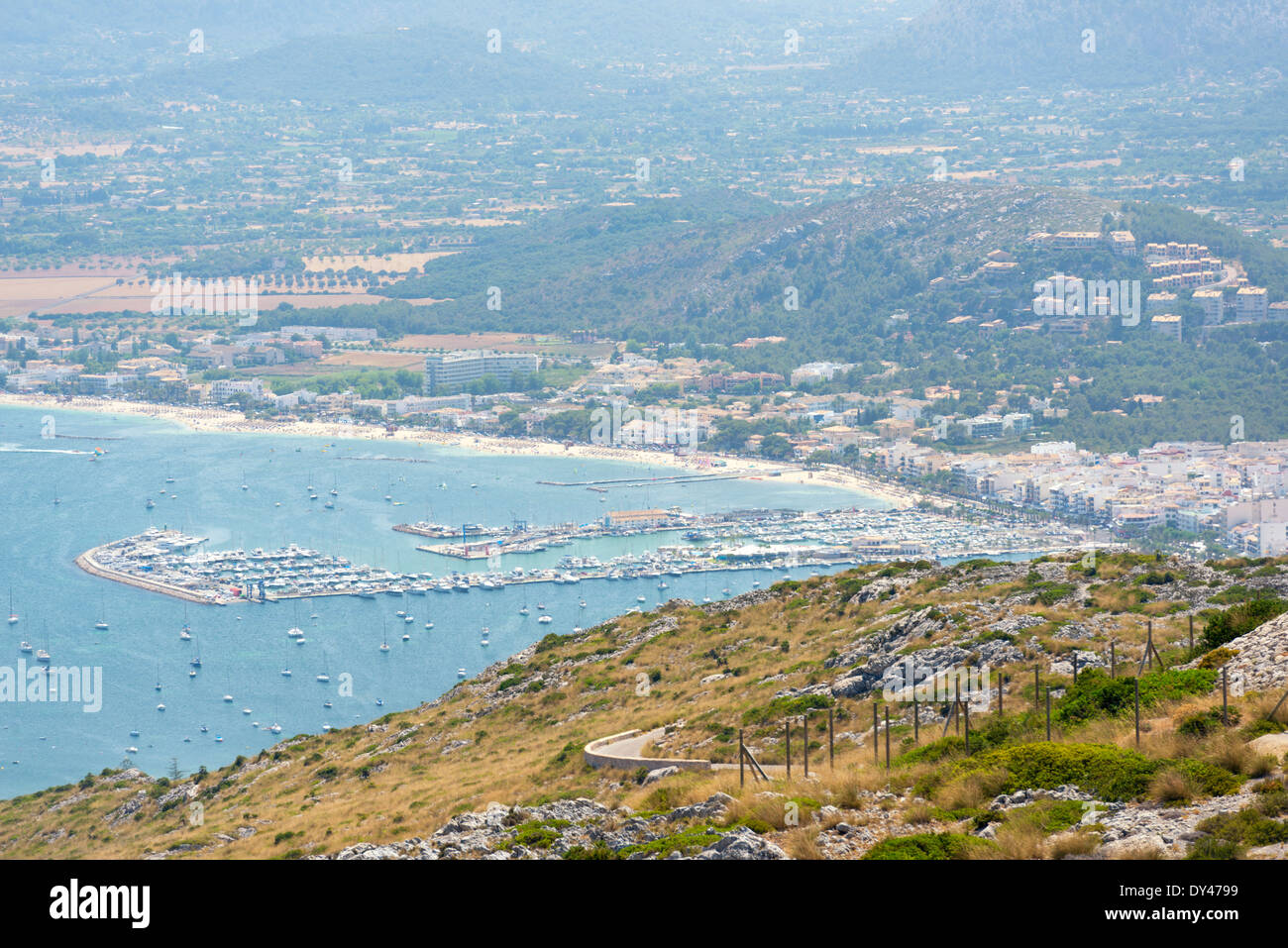 Vista panoramica di Port de Pollenca a Mallorca, Spagna Foto Stock