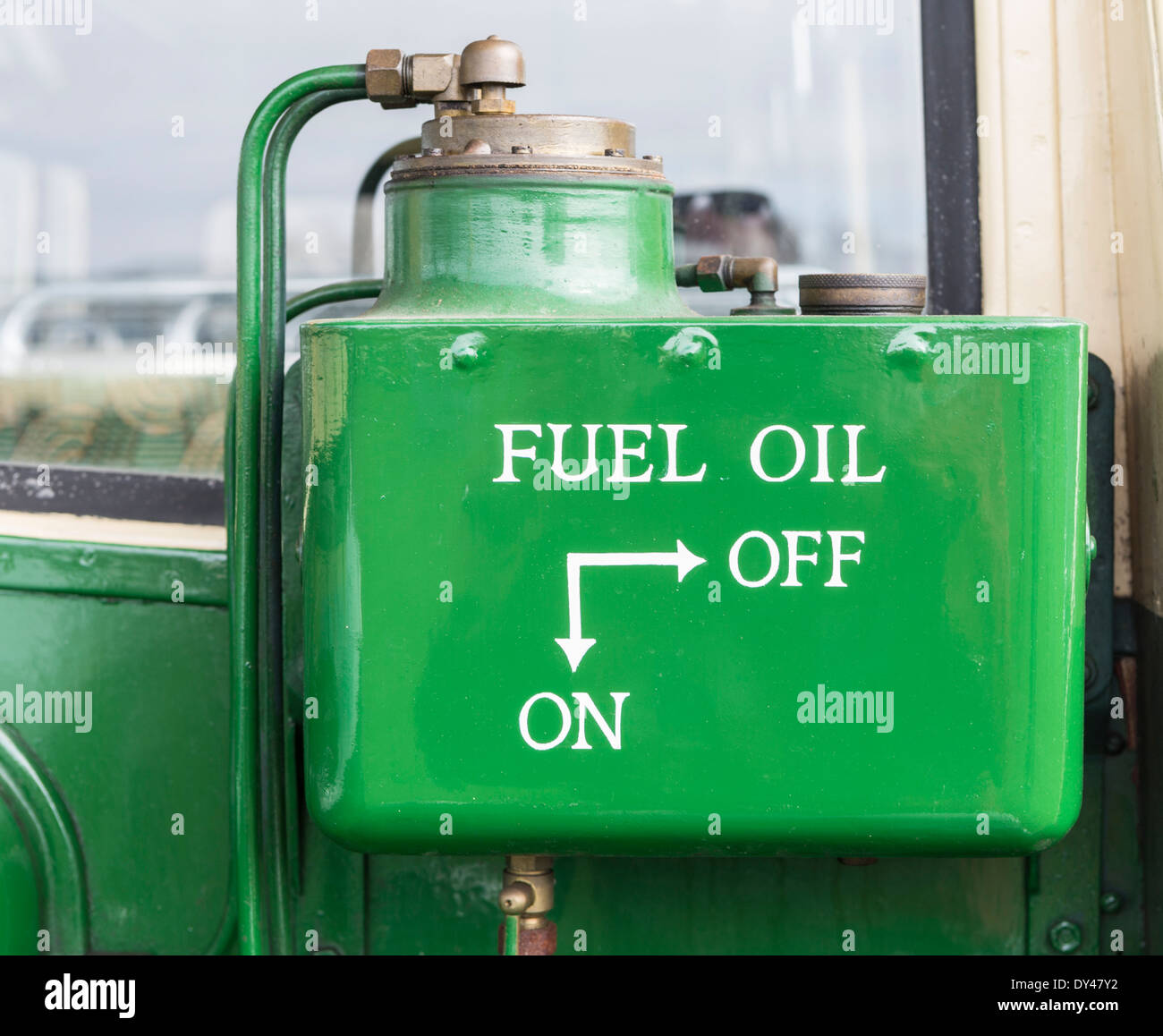 Dettaglio dal vecchio Bristol L6un bus che mostra il carburante del serbatoio olio Foto Stock