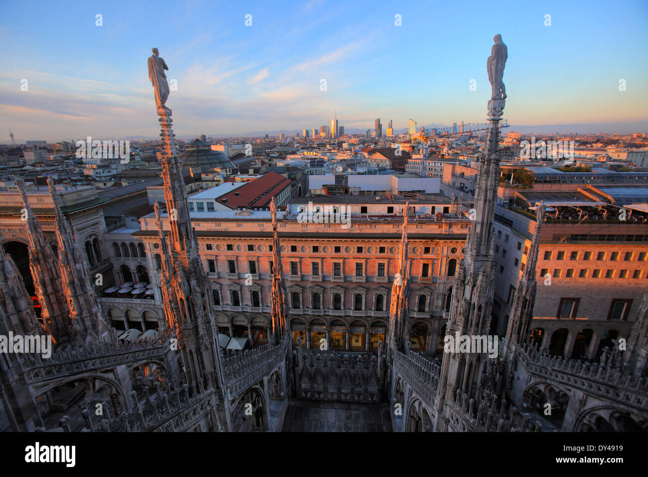 Paesaggio di Milano dalla parte superiore della Cattedrale (Duomo), Milano, Italia Foto Stock