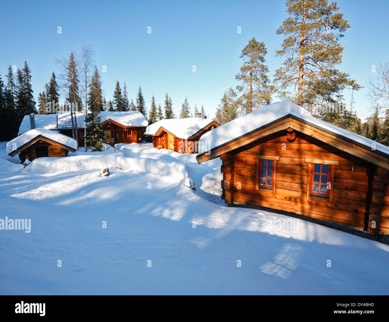Case di legno in Finlandia Luosto Foto Stock