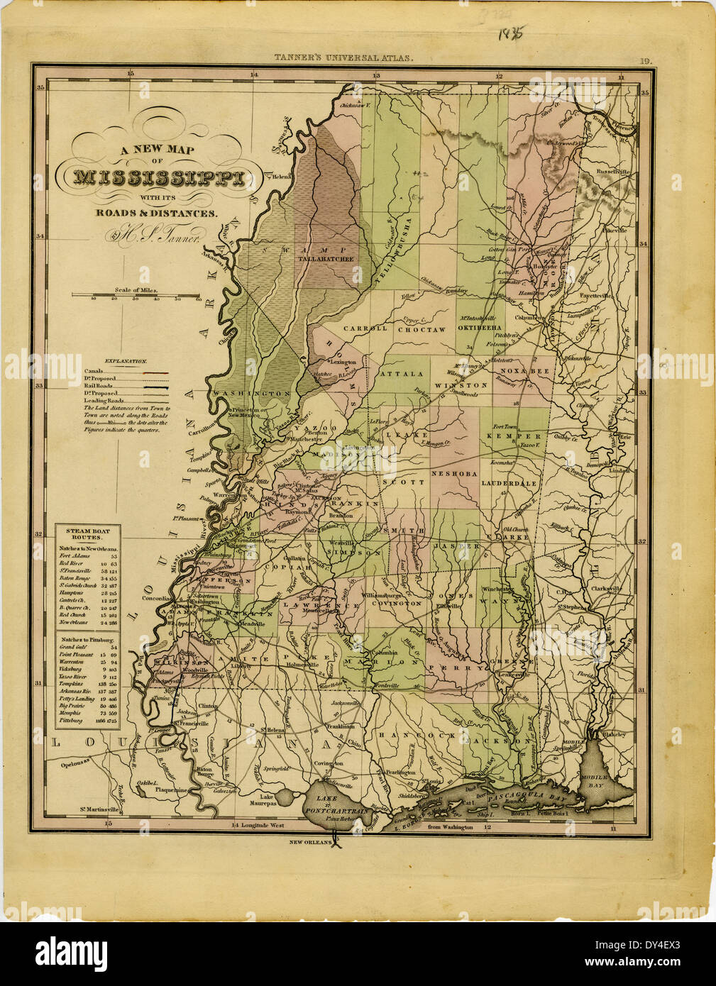 In questa fotografia è scattato il trambusto di una giornata tipica a Brookhaven, Mississippi, che mostra le strade attive e la vivace comunità della piccola città durante gli anni '1950 Foto Stock
