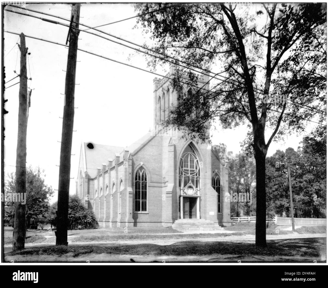 Questa immagine raffigura una giornata impegnativa a Brookhaven, Mississippi, catturando la vivace attività sulle strade della città durante quel periodo di tempo. Foto Stock