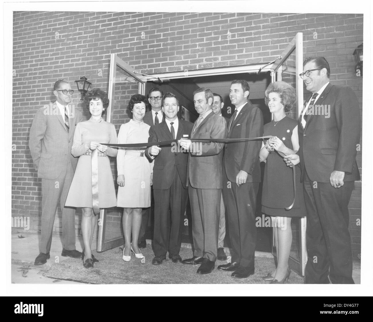 Un momento vivace a Brookhaven, Mississippi, che cattura le attività quotidiane dei residenti locali e la vita economica e sociale della città. Foto Stock