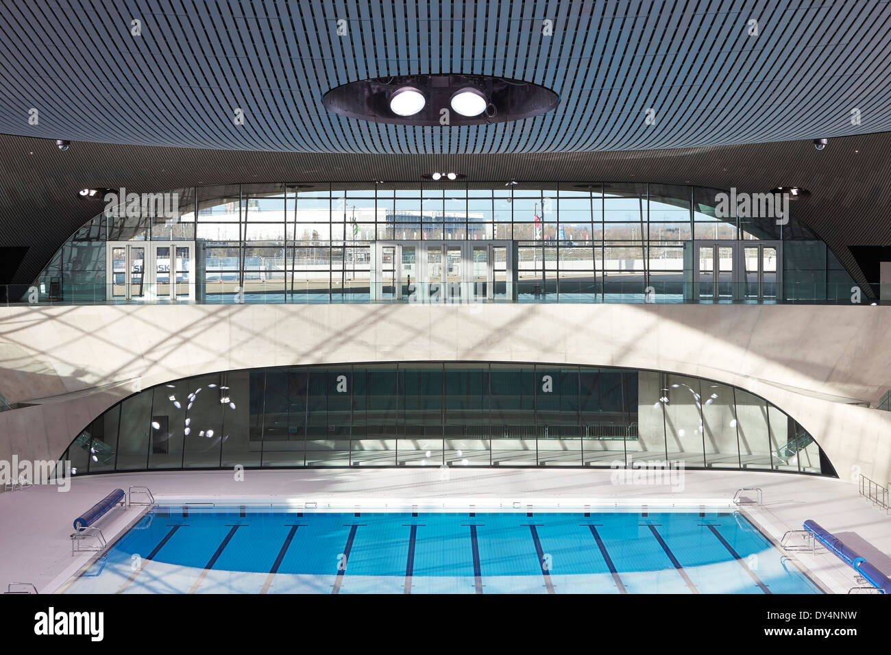 London Aquatics Centre dopo il 2012 Giochi Londra Regno Unito. Architetto: Zaha Hadid Architects 2011. Elevata di vista Foto Stock