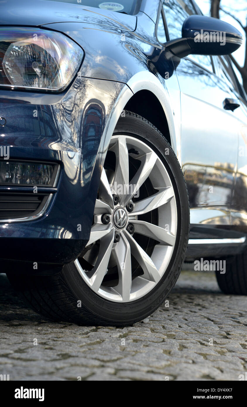 Mk7 VW Golf famiglia auto ruota in lega Foto Stock