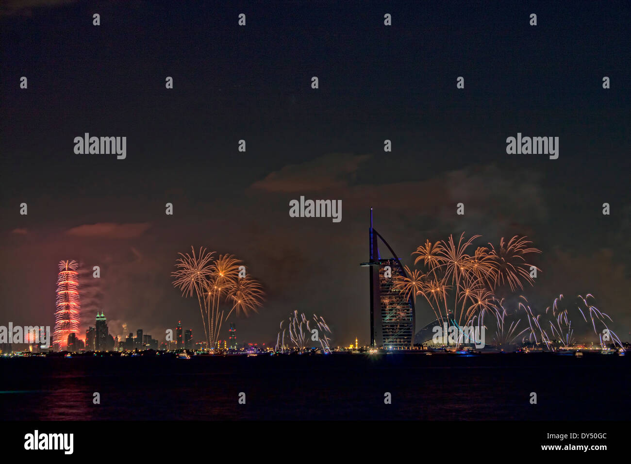 Nuovo anno fuochi d'artificio a Dubai Foto Stock