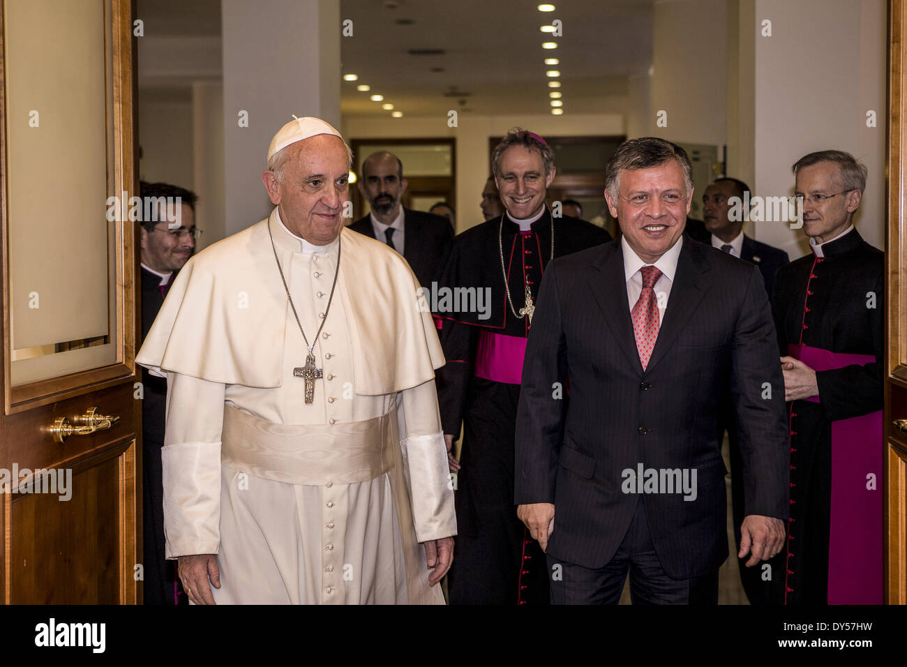 Città del Vaticano. 7 Aprile, 2014. Papa Francesco si incontra con il Re di Giordania H.M. Abd Allah II Credito: Davvero Facile Star/Alamy Live News Foto Stock