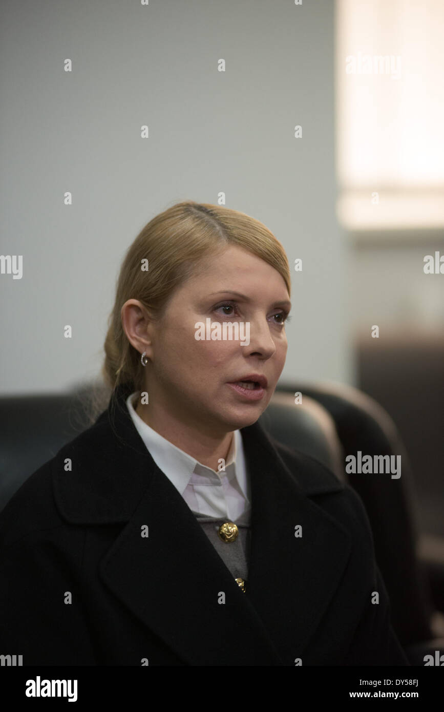 Donetsk, Ucraina. 7 apr, 2014. Yulia Tymoshenko è andato in aeroporto di Donetsk dove ha fatto una conferenza stampa sulla situazione in Ucraina, in data 7 aprile 2014. Credito: Romain Carre/NurPhoto/ZUMAPRESS.com/Alamy Live News Foto Stock