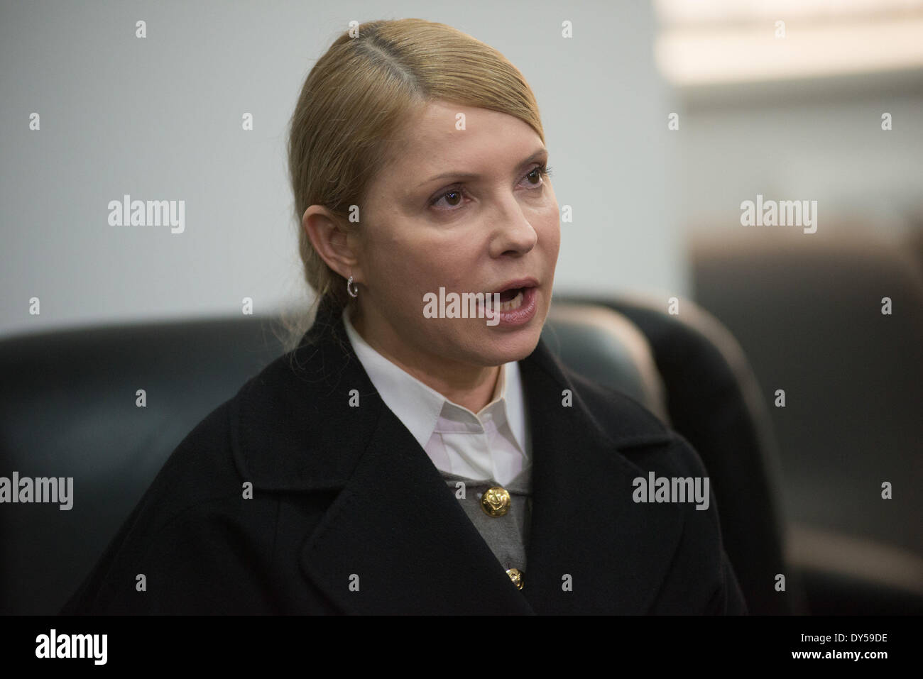 Donetsk, Ucraina. 7 apr, 2014. Yulia Tymoshenko è andato in aeroporto di Donetsk dove ha fatto una conferenza stampa sulla situazione in Ucraina, in data 7 aprile 2014. Credito: Romain Carre/NurPhoto/ZUMAPRESS.com/Alamy Live News Foto Stock