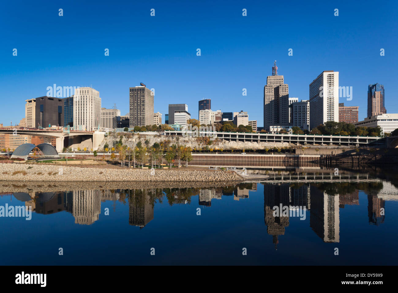 Stati Uniti d'America, Minnesota, Minneapolis, St. Paul, skyline dall isola di lampone Foto Stock