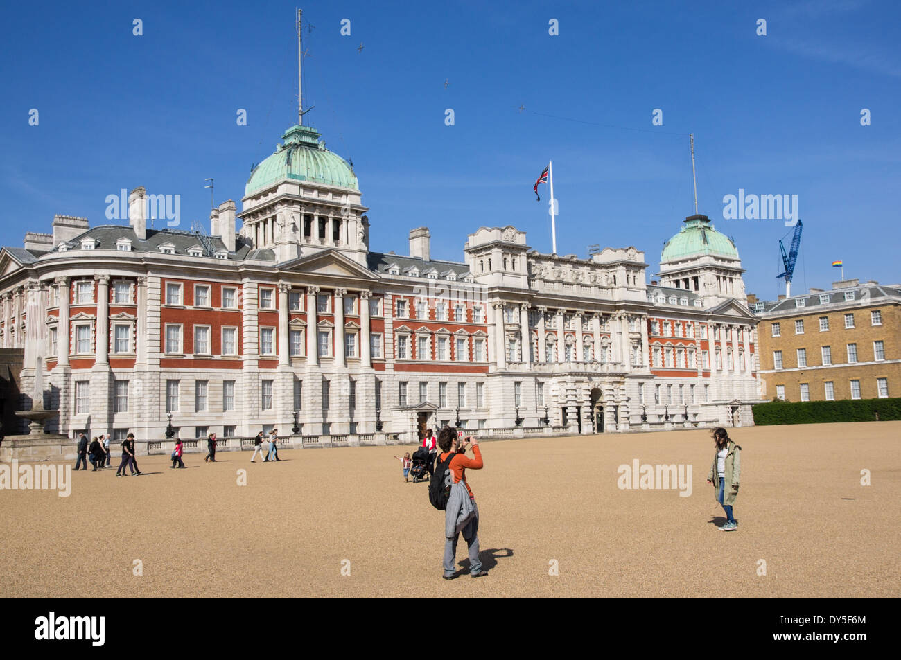 L'edificio dell'Admiralty House visto da Horse Guards Parade, Londra Inghilterra Regno Unito Foto Stock