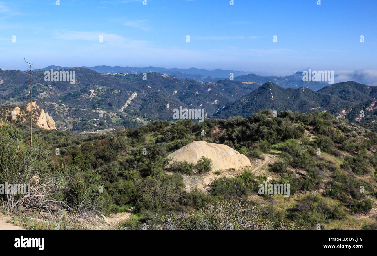 Escursionista sondaggi in scena al Red Rock Canyon Park in Topanga, California Foto Stock