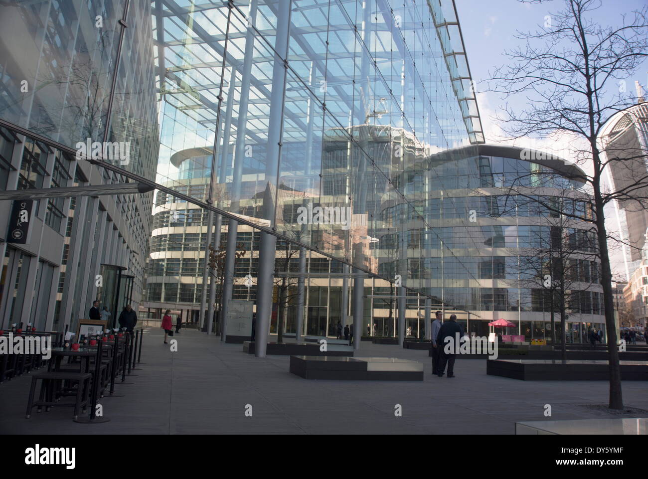 Cortile con tetto in vetro nella City di Londra, CE3, England, Regno Unito, Europa Foto Stock