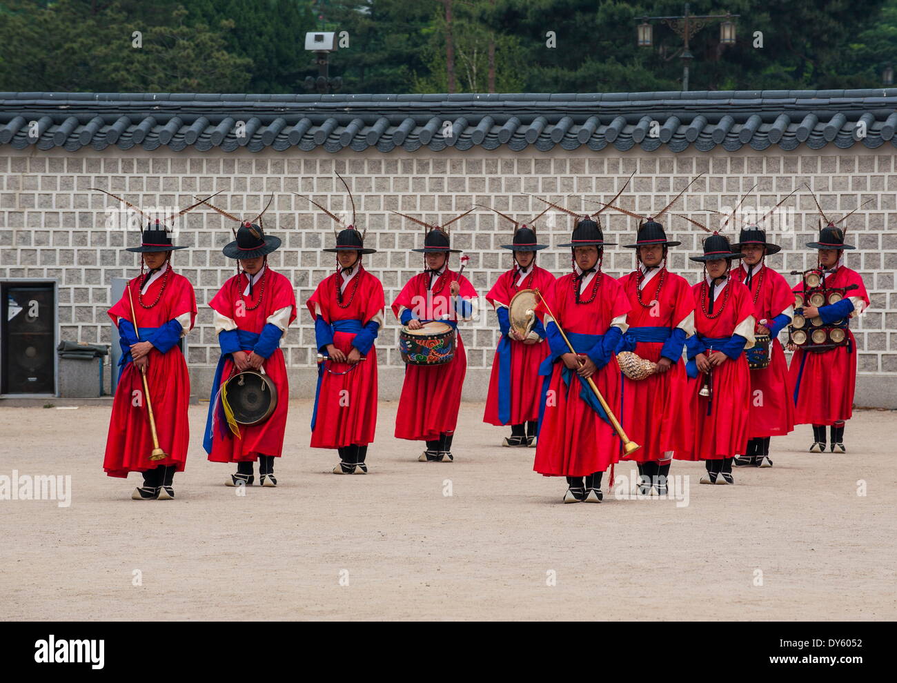 Cerimonia del cambio della guardia, il Palazzo Gyeongbokgung, Seoul, Corea del Sud, Asia Foto Stock