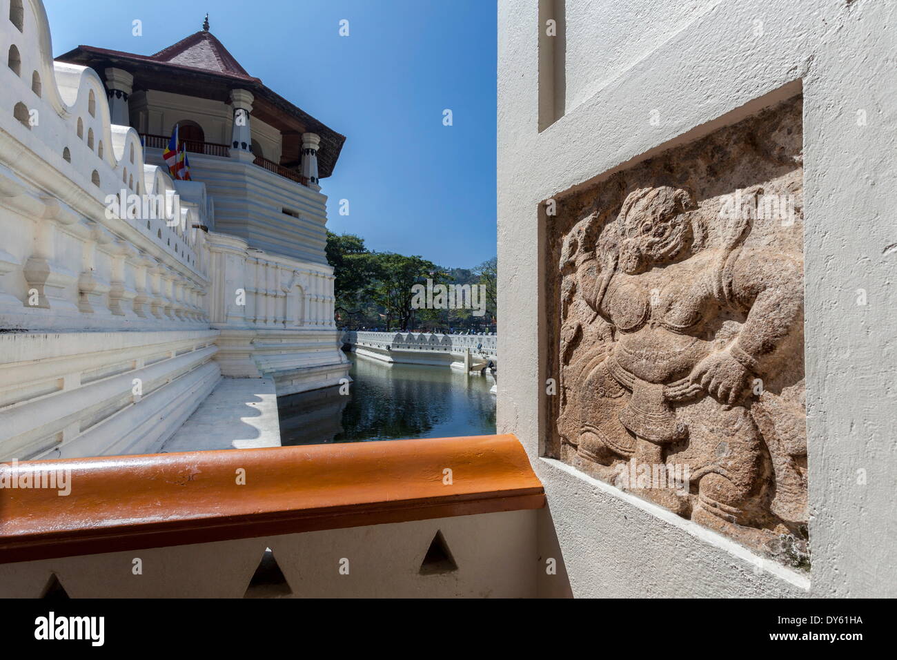 Ingresso del Tempio del Sacro Dente reliquia, Sito Patrimonio Mondiale dell'UNESCO, Kandy, Sri Lanka, Asia Foto Stock