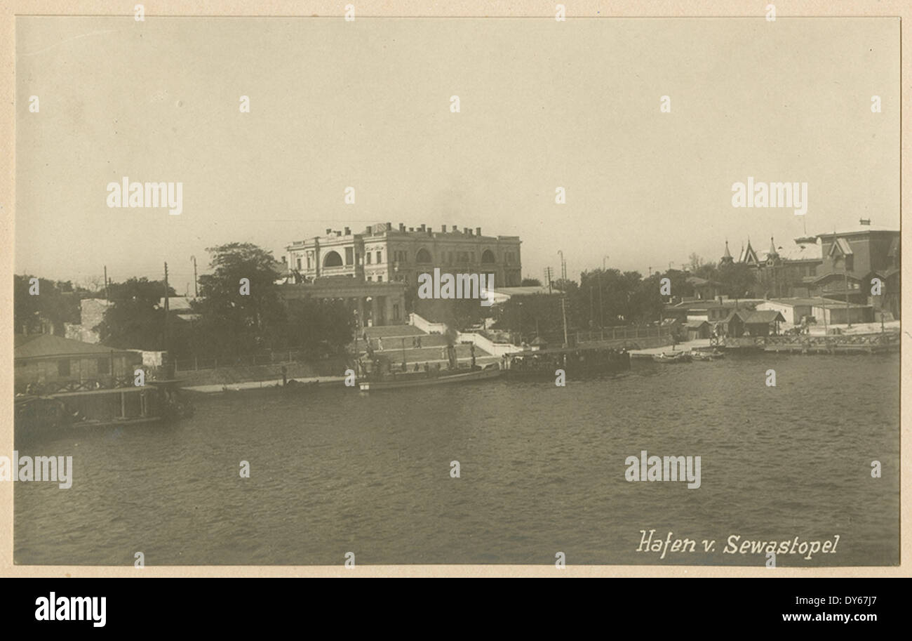 Il porto di Hafen contro Sewastopel, situato a Sebastopoli, in Ucraina, servì come importante base navale durante la prima guerra mondiale. L'area era un importante sito militare per l'Luftstreitkräfte, l'aeronautica tedesca. Foto Stock