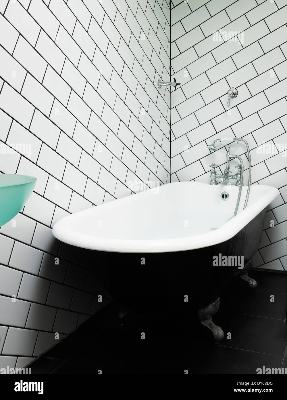 Un bagno in un elegante appartamento di Londra Foto Stock