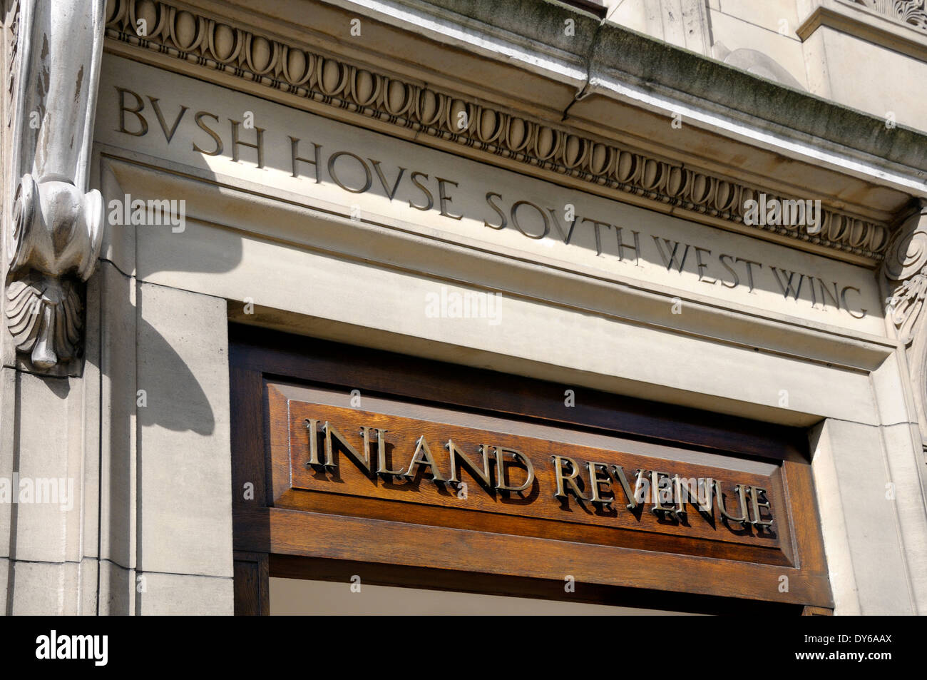 Londra, Inghilterra, Regno Unito. L Inland Revenue (imposte) ufficio di Bush House Foto Stock