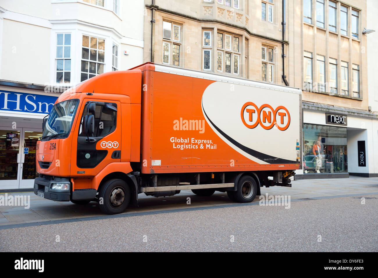 Consegna TNT autocarro, UK. Foto Stock