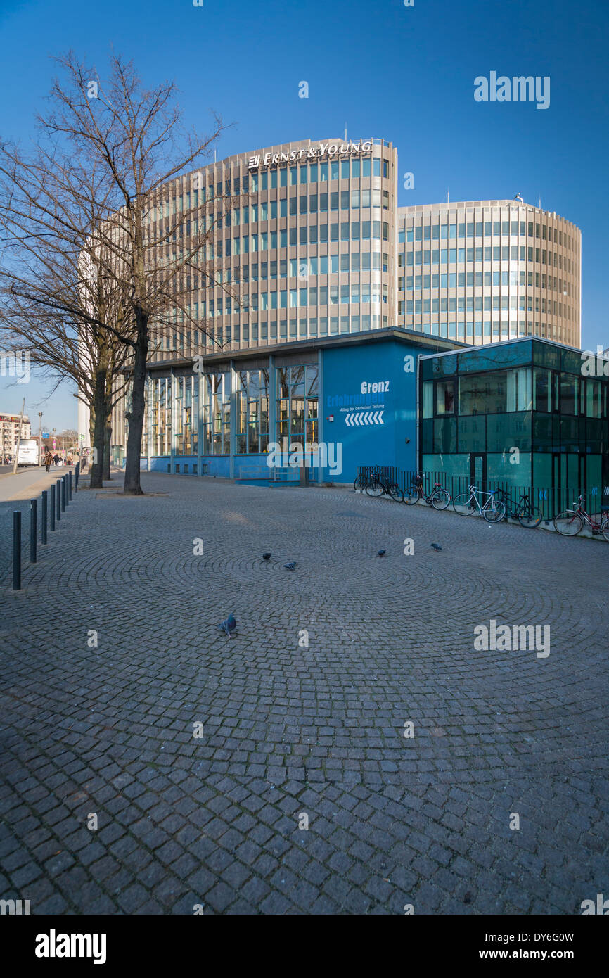 Palazzo di lacrime, ex valico di frontiera, Berlino, Germania Foto Stock