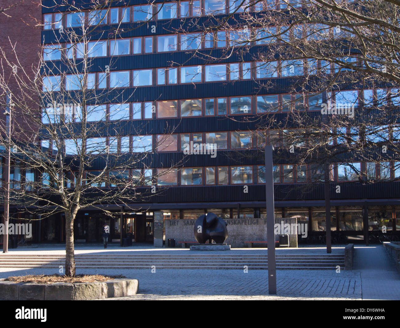 L'Università di Oslo Norvegia, campus principale in Blindern ha edifici di diverse epoche, Facoltà di Scienze Sociali Foto Stock