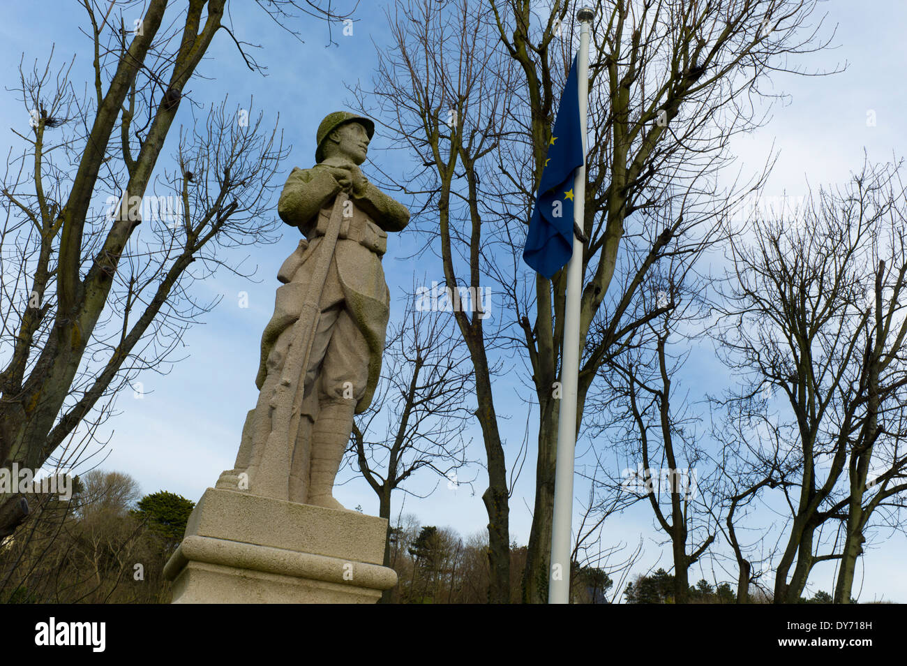 Stone War Memorial, soldato, Veules les roses, Normandia, Francia Foto Stock