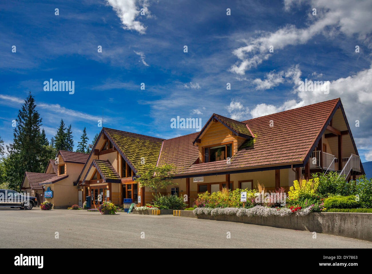 Halcyon Hot Springs, resort e spa oltre freccia superiore lago vicino Nakusp, West Kootenay Regione, British Columbia, Canada Foto Stock