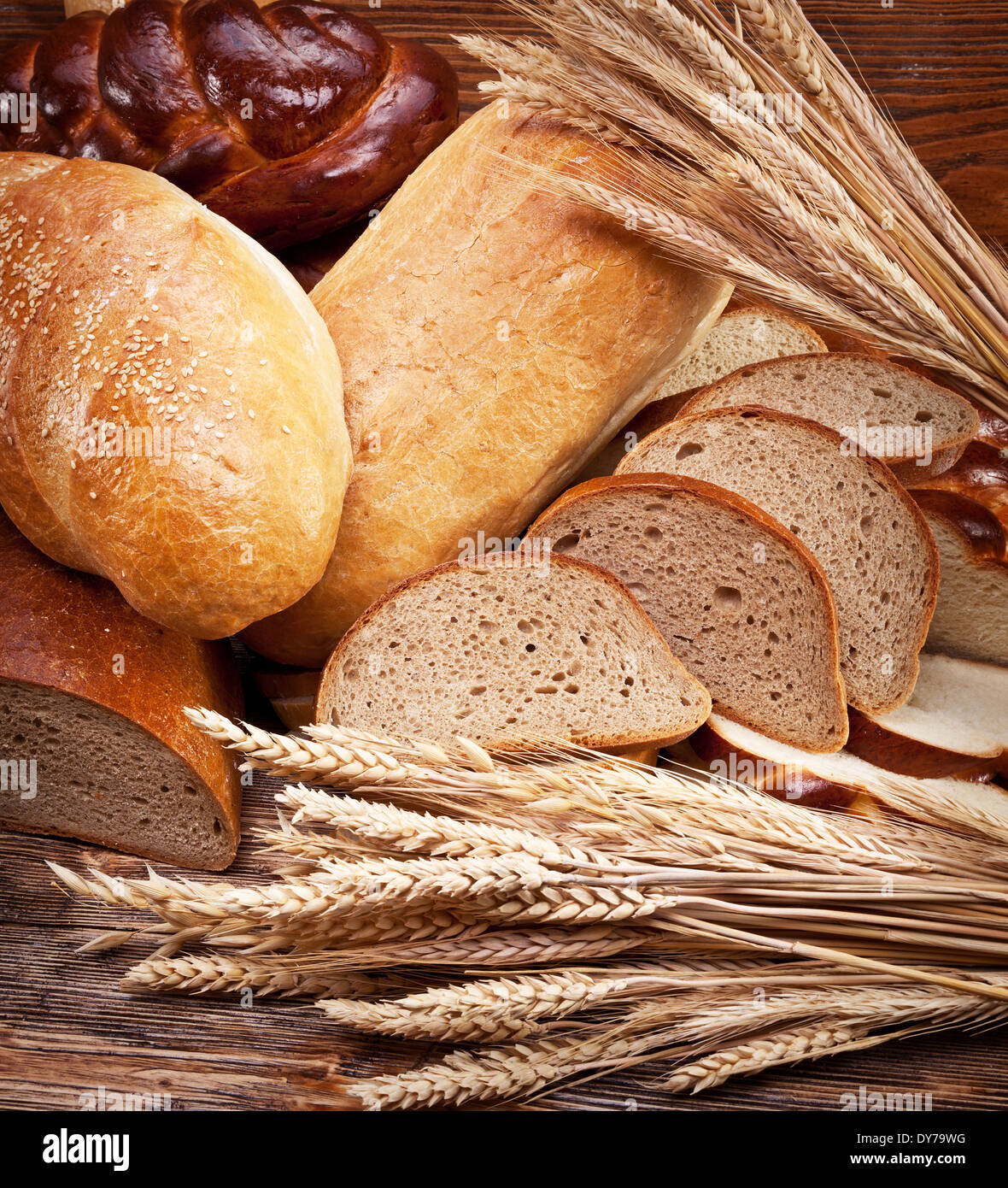 Altro pane e fette di pane. Sfondo di cibo. Foto Stock