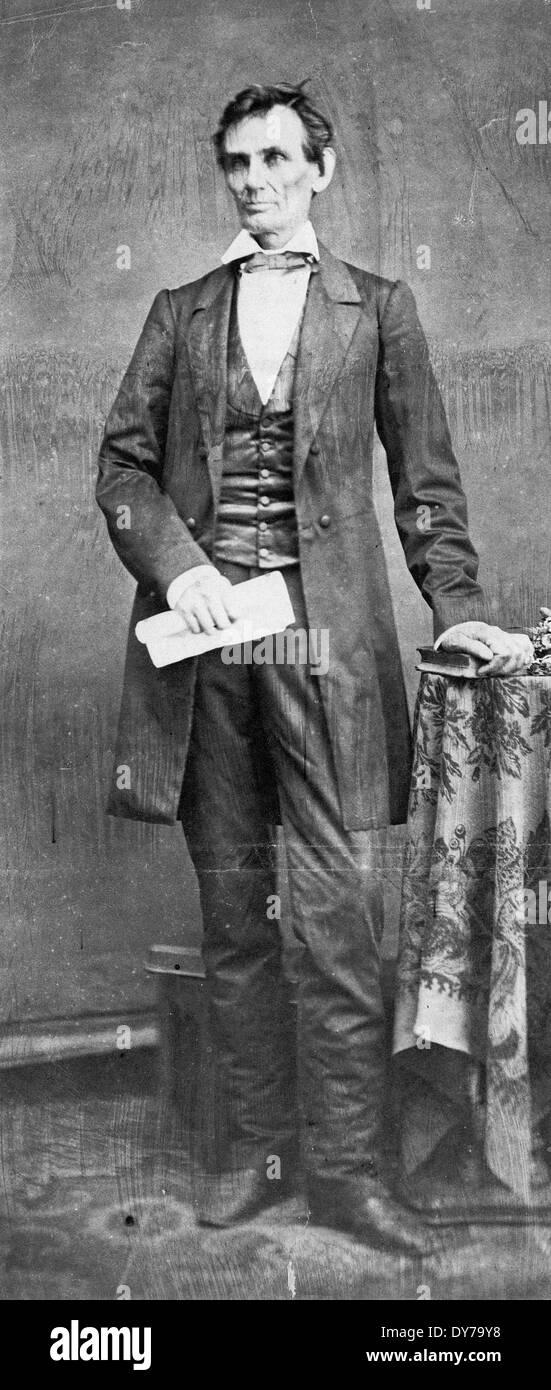 Abraham Lincoln, ritratto a figura intera, in piedi. 1860 ca. La primavera o estate Foto Stock