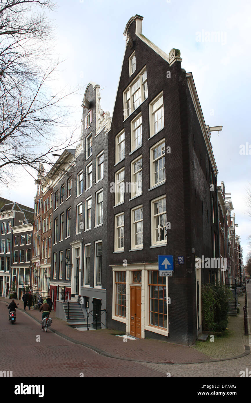 Vecchie Facciate E Le Case Storte A Prinsengracht Canalin Amsterdam Il Quartiere Jordaan Paesi Bassi Foto Stock Alamy