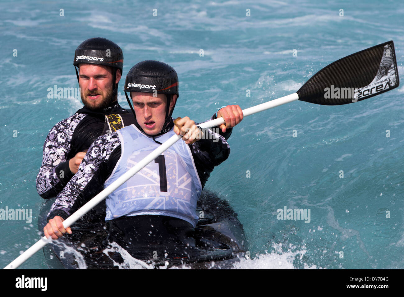 Rhys Davies & Matt Lister, Semi-Final C2 uomini GB di Canoa Slalom 2014 prove di selezione Lee Valley White Water Centre di Londra, Regno Unito Foto Stock