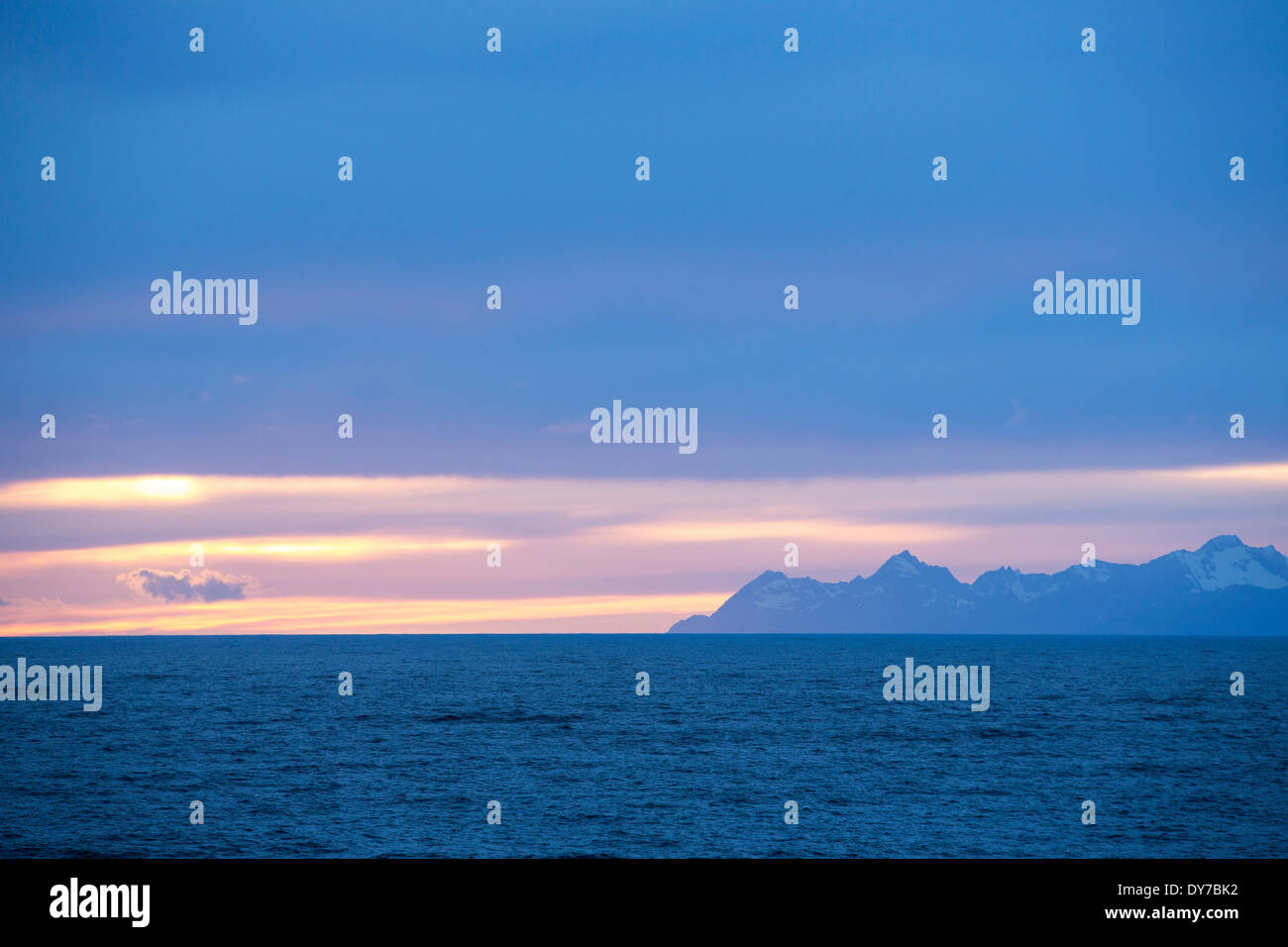 Il Nord Ovest di punta dell'isola del sud della Georgia all'alba, nell'Oceano del Sud. Foto Stock