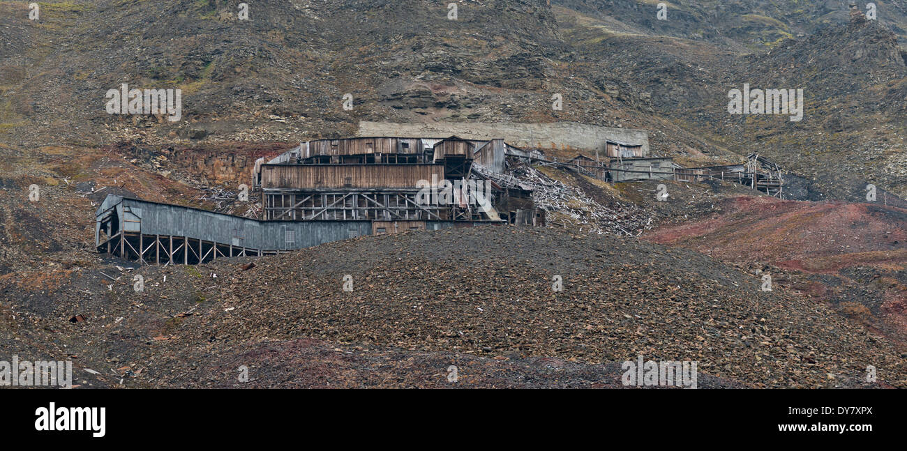 Vecchia miniera di carbone, Longyearbyen, isola Spitsbergen, arcipelago delle Svalbard Isole Svalbard e Jan Mayen, Norvegia Foto Stock