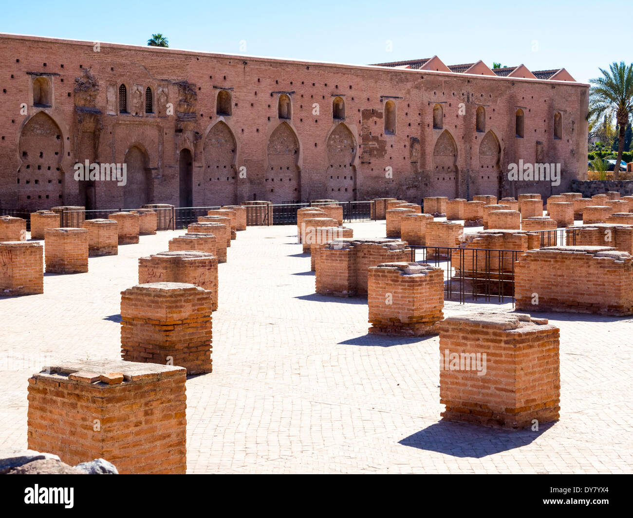Il piazzale antistante la Moschea di Koutoubia, 1158, Medina Marrakech, Marrakech-Tensift-Al Haouz, Marocco Foto Stock