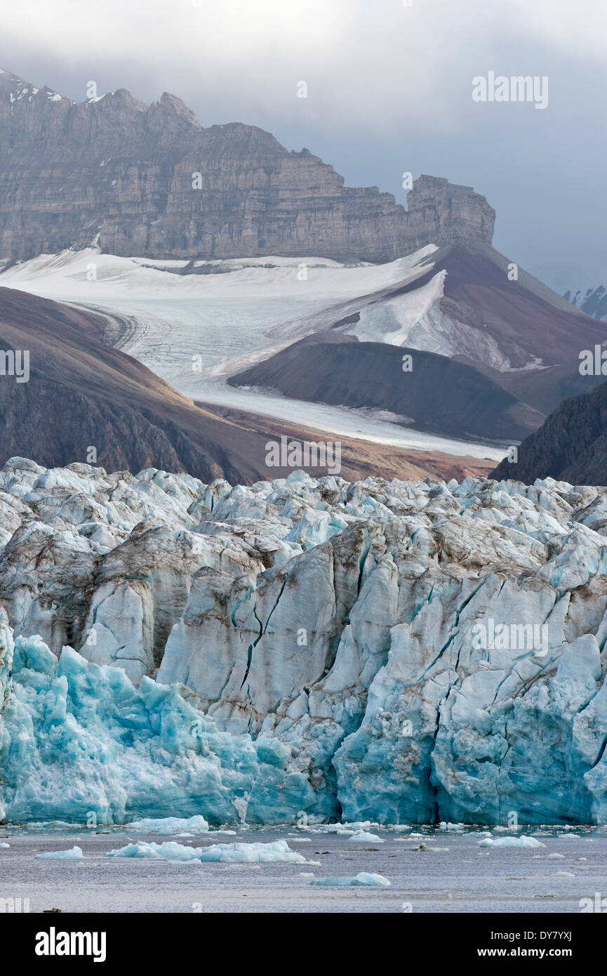 Ghiacciaio Kongsbreen, Kongsfjorden, Spitsbergen, isole Svalbard Isole Svalbard e Jan Mayen, Norvegia Foto Stock