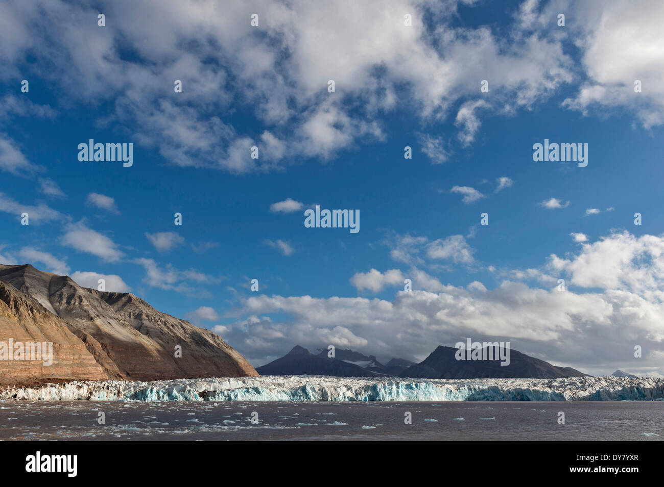 Ghiacciaio Kongsbreen, Kongsfjorden, Spitsbergen, isole Svalbard Isole Svalbard e Jan Mayen, Norvegia Foto Stock