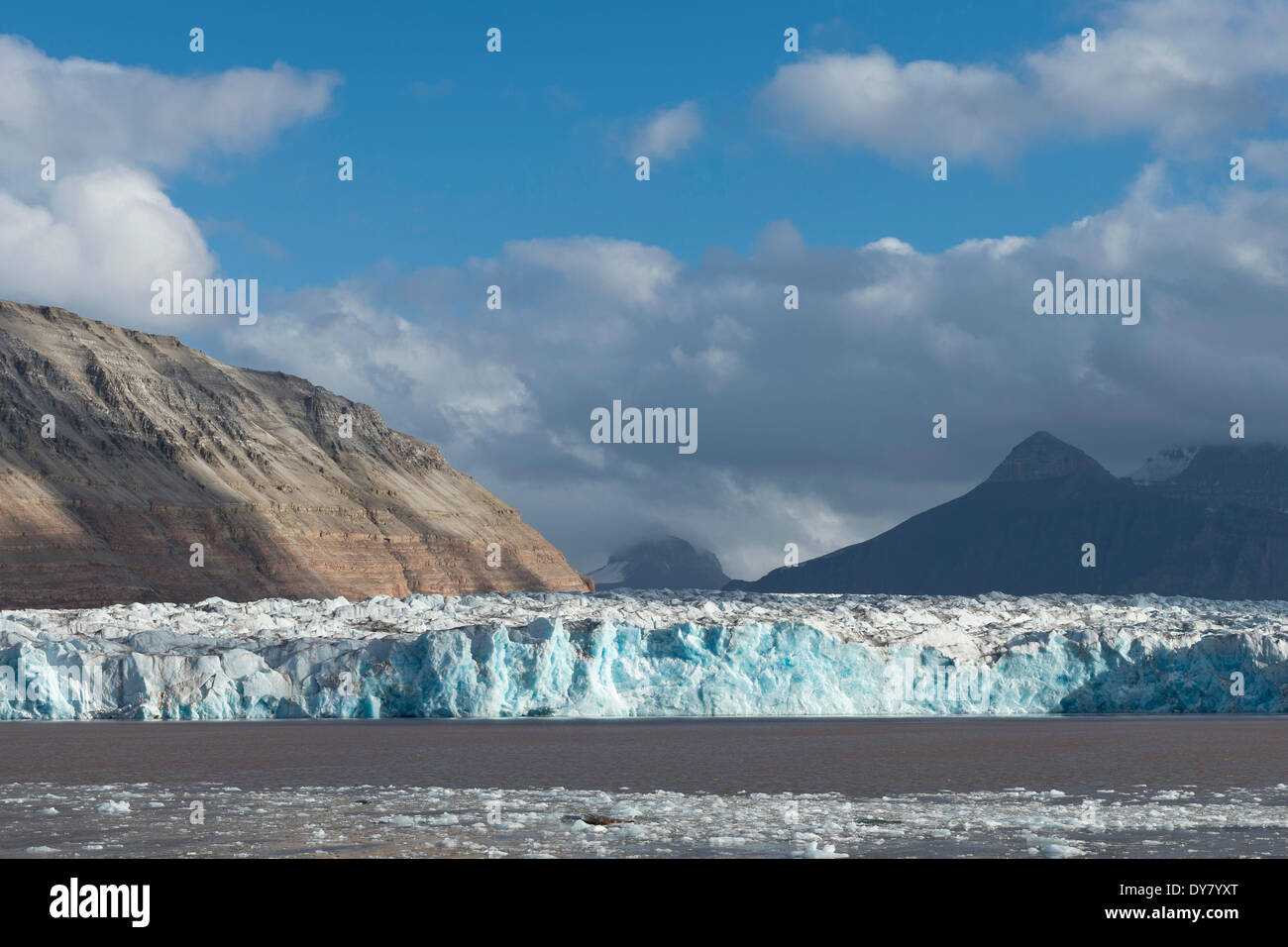 Ghiacciaio Kongsbreen, Kongsfjorden, Spitsbergen, isole Svalbard Isole Svalbard e Jan Mayen, Norvegia Foto Stock