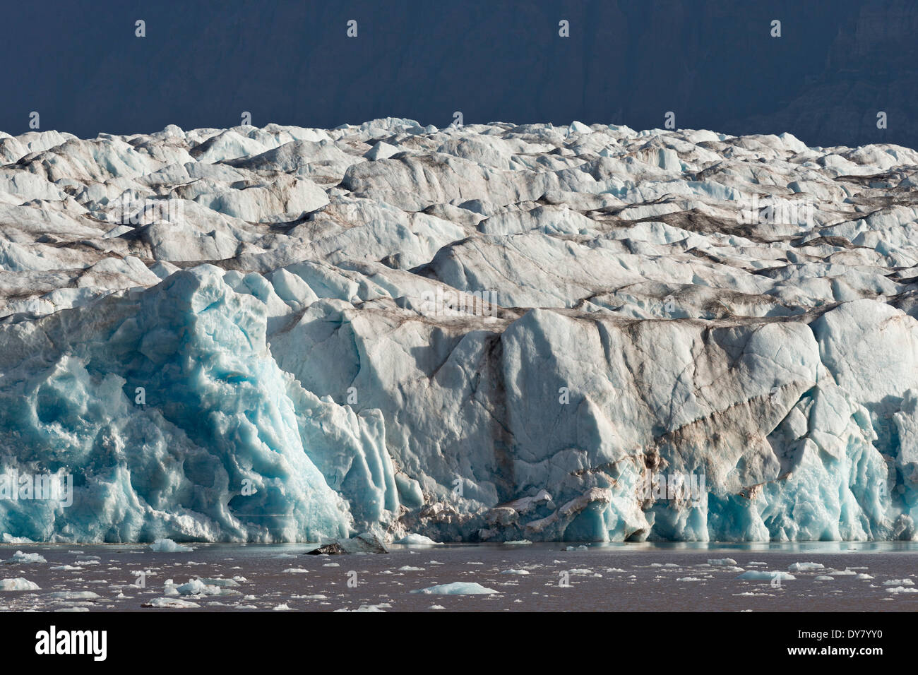 Ghiaccio in corrispondenza del bordo del ghiacciaio, ghiacciaio Kongsbreen, Kongsfjorden, Spitsbergen, isole Svalbard Isole Svalbard e Jan Mayen, Norvegia Foto Stock