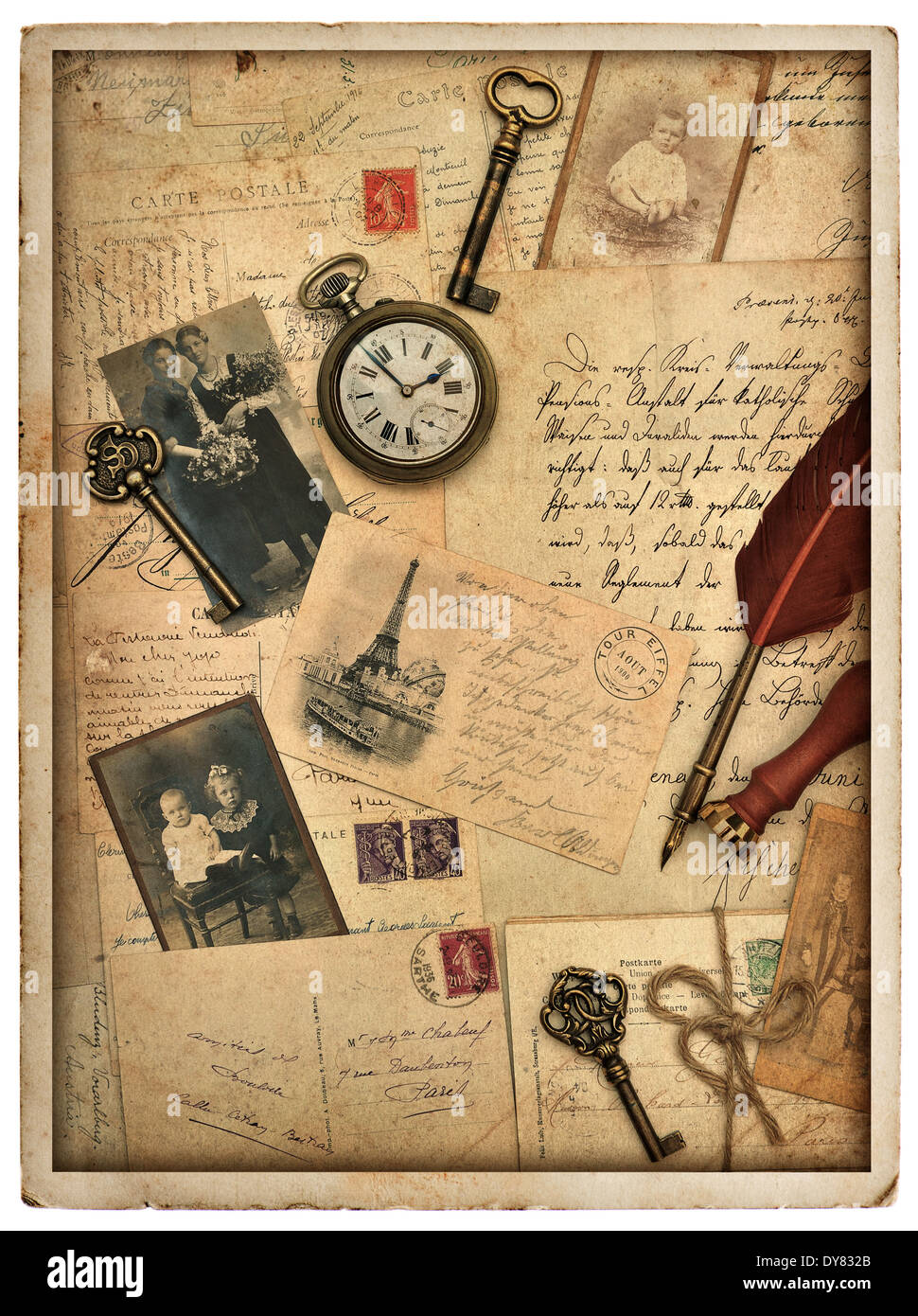 Nostalgica in stile vintage sfondo con vecchie cartoline, lettere e foto Foto Stock