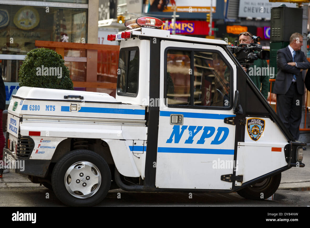 Piccolo NYPD veicolo tre ruote talvolta doppiato metro-cameriera veicolo Foto Stock