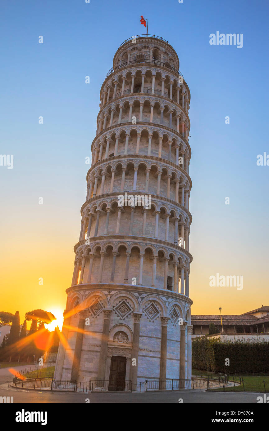 Pisa la torre pendente all'alba, Italia Foto Stock