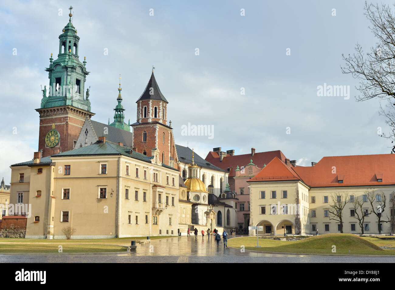 La Cracovia Royal Cattedrale sul colle di Wawel vista laterale. Katedra Wawelska Foto Stock